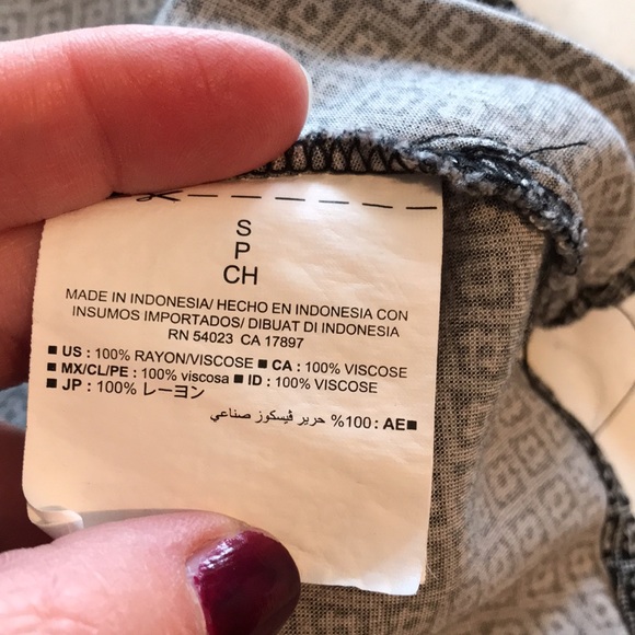 Old Navy blouse - Picture 7 of 7